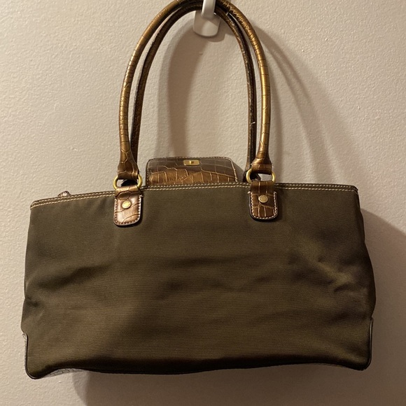 Tommy Hilfiger Handbag in a Good Condition - Picture 3 of 14